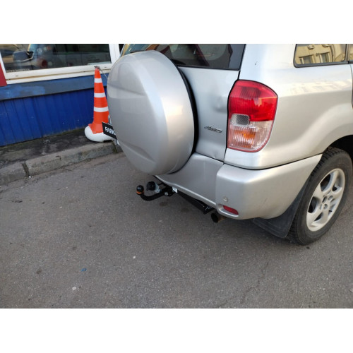 Фаркоп Трейлер на TOYOTA RAV4 2000–2006  Арт. 7831