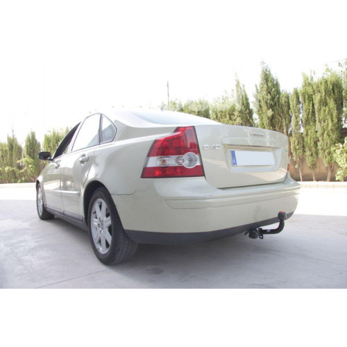 Фаркоп ARAGON на VOLVO S40 2004–2007  Арт. E6804BA 